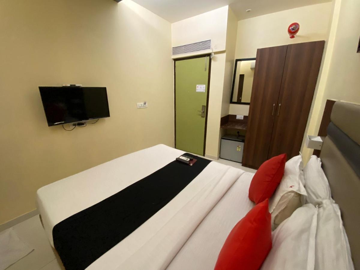 Hotel Regal International - Near Mumbai International Airport Andheri East Dış mekan fotoğraf