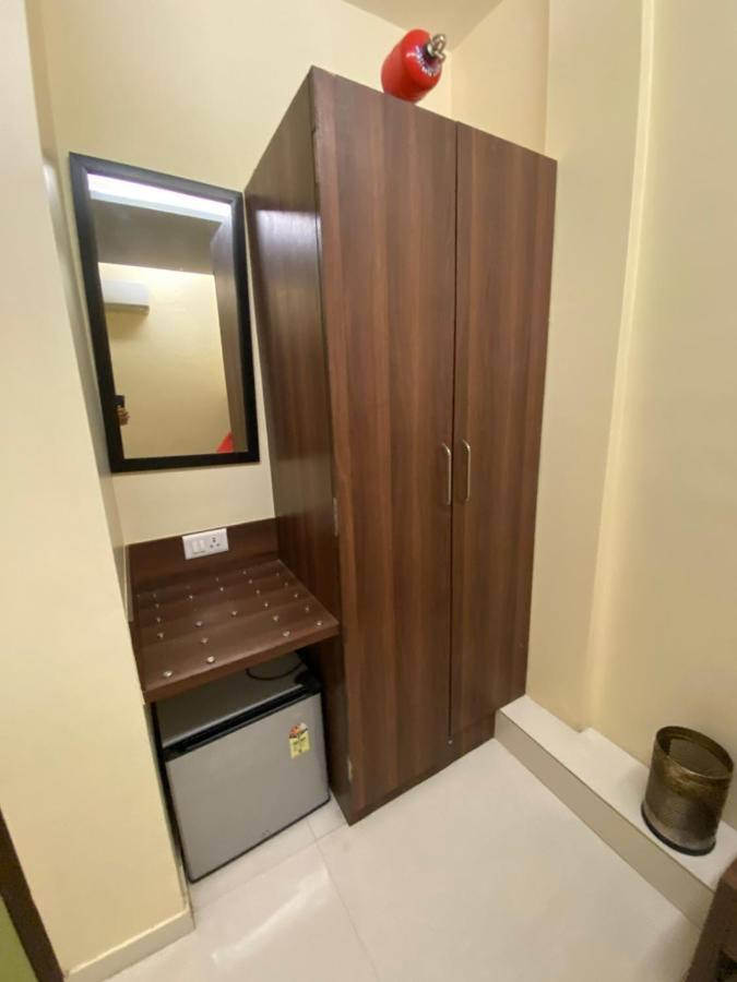 Hotel Regal International - Near Mumbai International Airport Andheri East Dış mekan fotoğraf