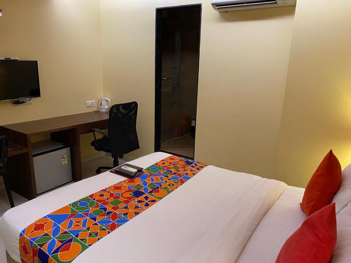 Hotel Regal International - Near Mumbai International Airport Andheri East Dış mekan fotoğraf