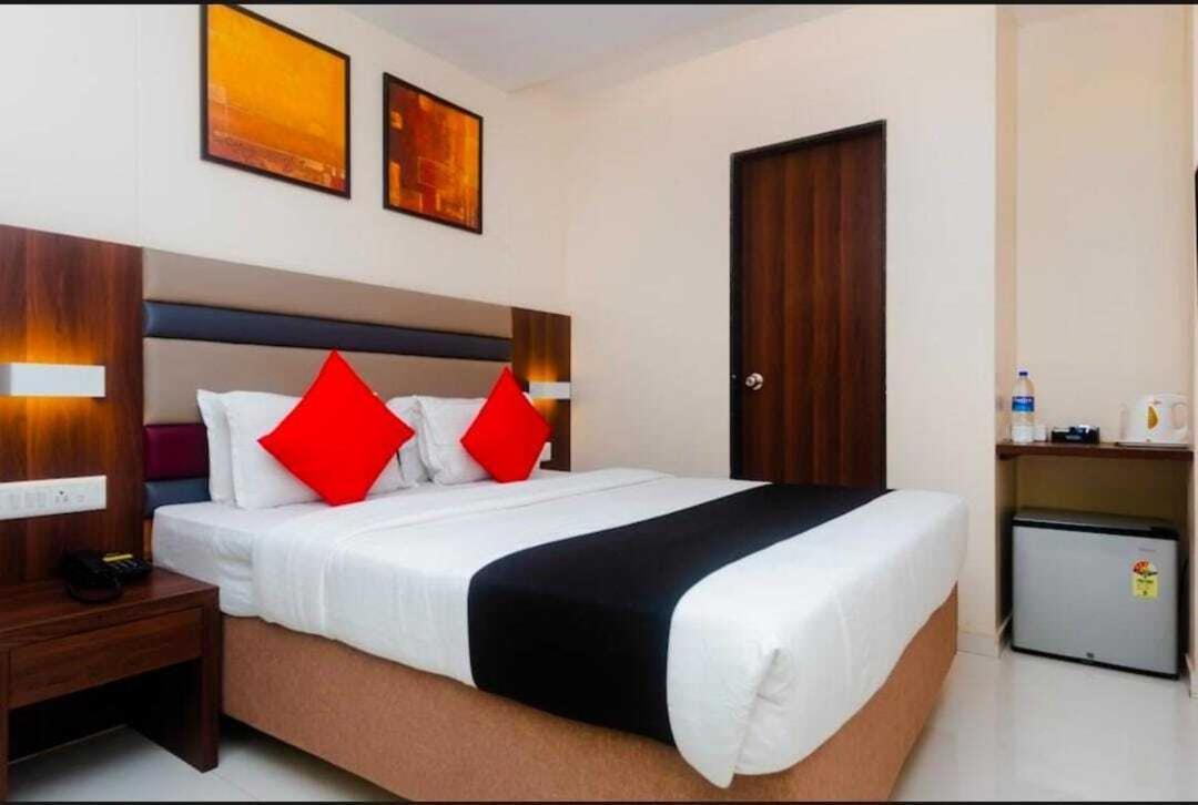 Hotel Regal International - Near Mumbai International Airport Andheri East Dış mekan fotoğraf