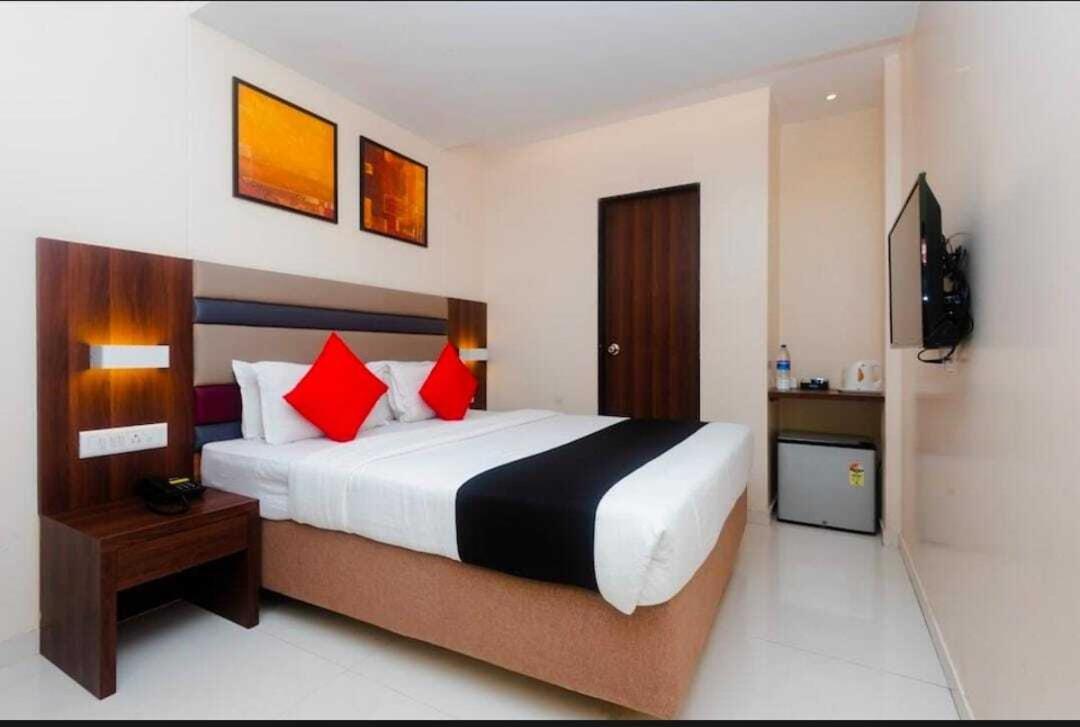Hotel Regal International - Near Mumbai International Airport Andheri East Dış mekan fotoğraf