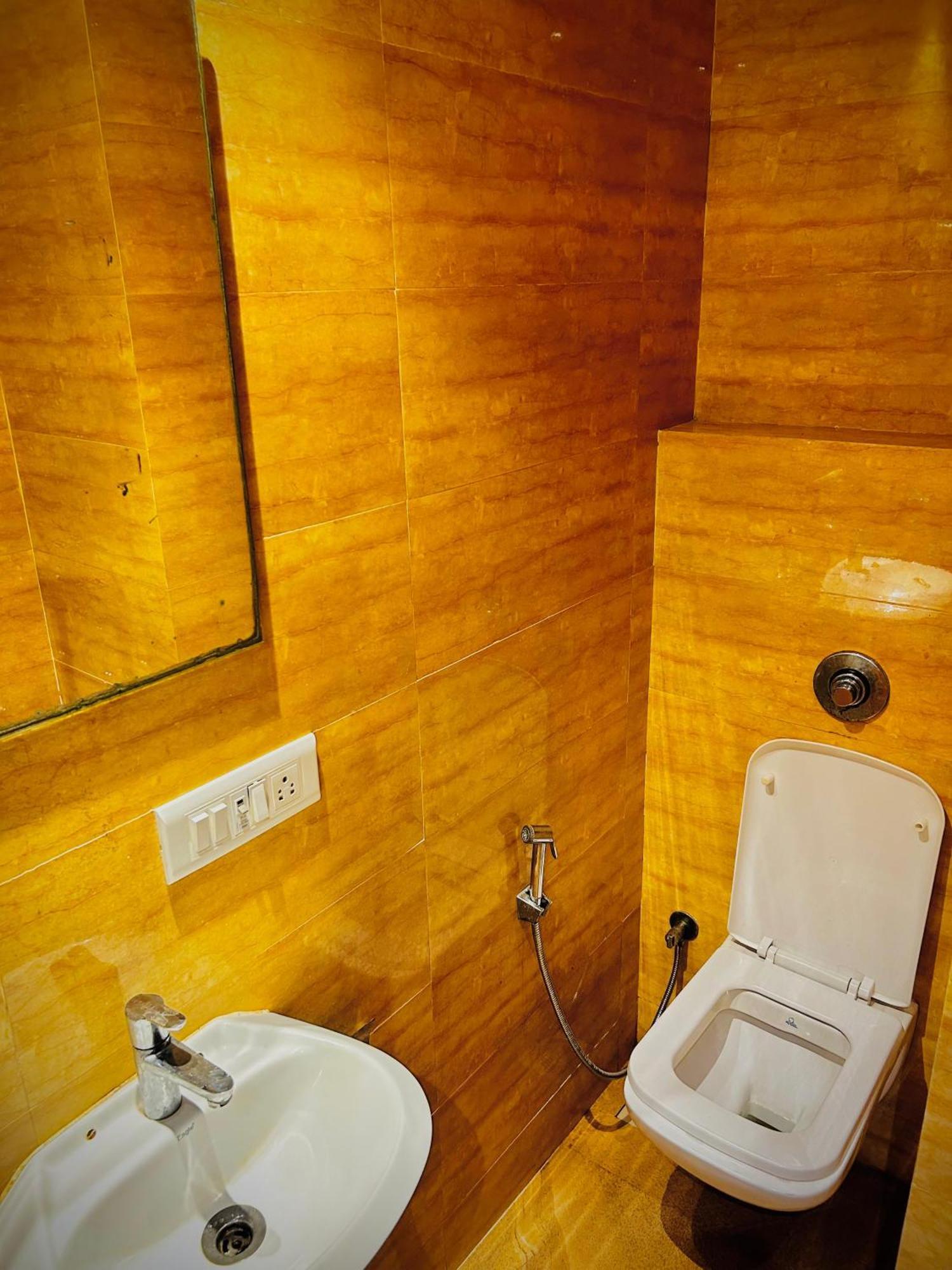 Hotel Regal International - Near Mumbai International Airport Andheri East Dış mekan fotoğraf
